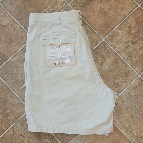 New Columbia Fort Rock Shorts Size 40 with 8" Inseam - Picture 2 of 6